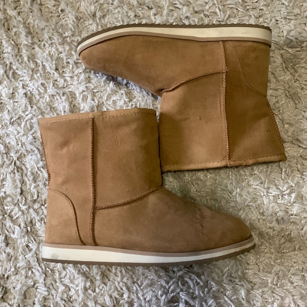 Gently used boots. Cute & comfortable. Just in time for the school year.